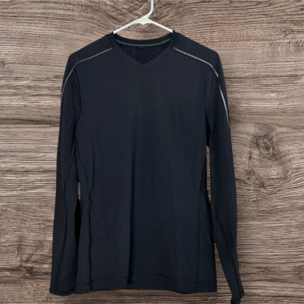 Lululemon Men Black Long Sleeve Athletic Top.Size Medium - Picture 2 of 2